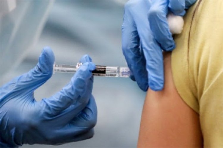 Tiêm  đầy đủ 2 liều vắc xin Pfizer Một người phụ nữ Đài Loan dương tính với COVID